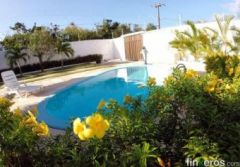 Fincas con piscina en Anapoima: por qué cuesta más que Melgar